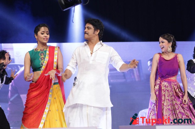 Nagarjuna Stage Performance At Soggade Chinni Nayana Audio Launch Photos